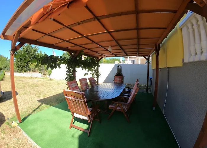 Antonia 3* 메덜린