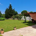 Antonia בית הארחה 3*