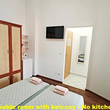 Antonia Konukevi 3*